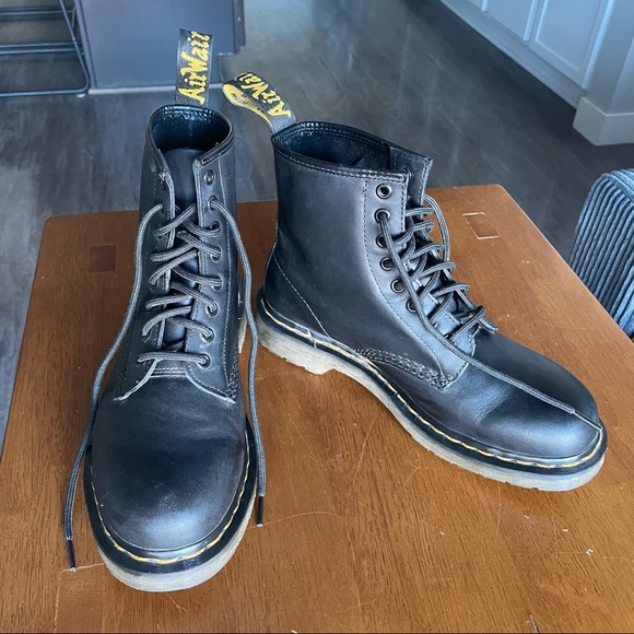 Dr. Martens 1460 Smooth Leather Lace Up Boots Size 8 - Picture 3 of 9